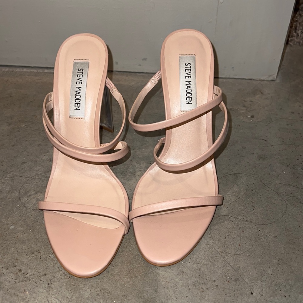 Nude size 7.5 Steve Madden heels!!!
